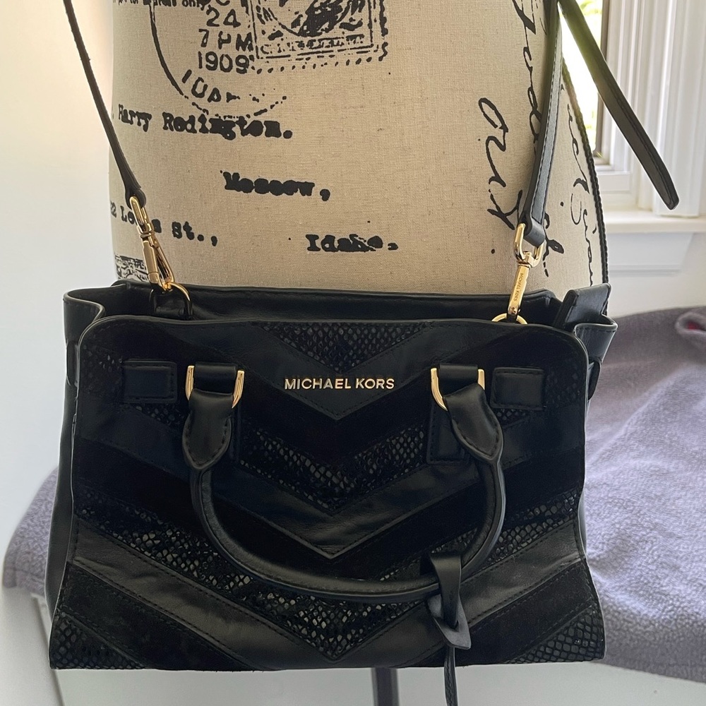 Black Michael Kors Purse. Nearly New/barely used.